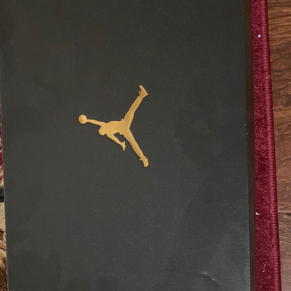 Air Jordan 11 CMFT LOW